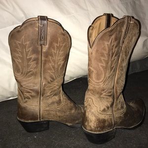 ARIAT cowboy boots